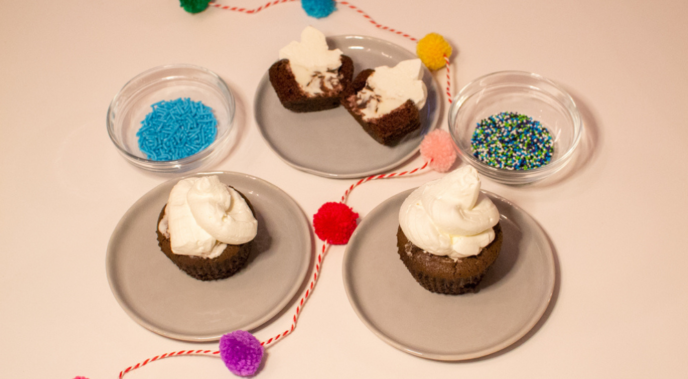 Recipe: Moose Tracks “Surprise Inside” Ice Cream-Stuffed Cupcakes